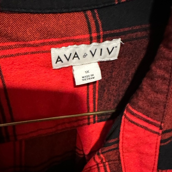 Ava & Viv Plus Size 1X Red Plaid Flannel Button-Down Shirt Long Sleeve - Picture 2 of 4